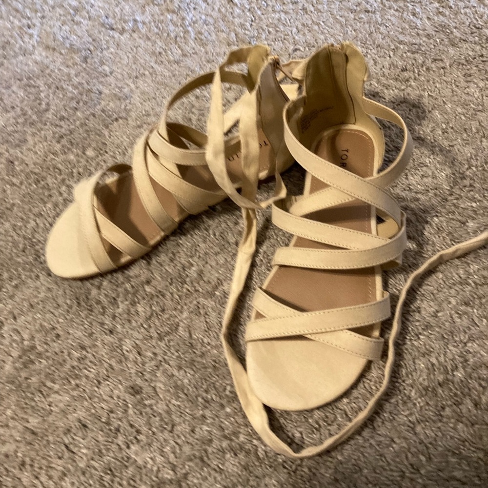 Torrid Roman sandals that lace up. Size 8.5. Never worn.